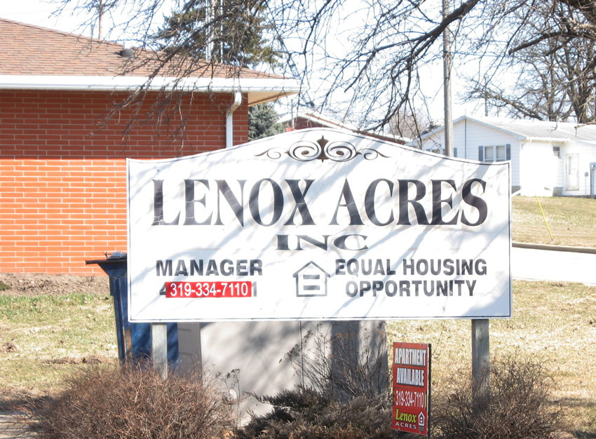Hopkinton, IA, Lenox Acres Apartments for Rent